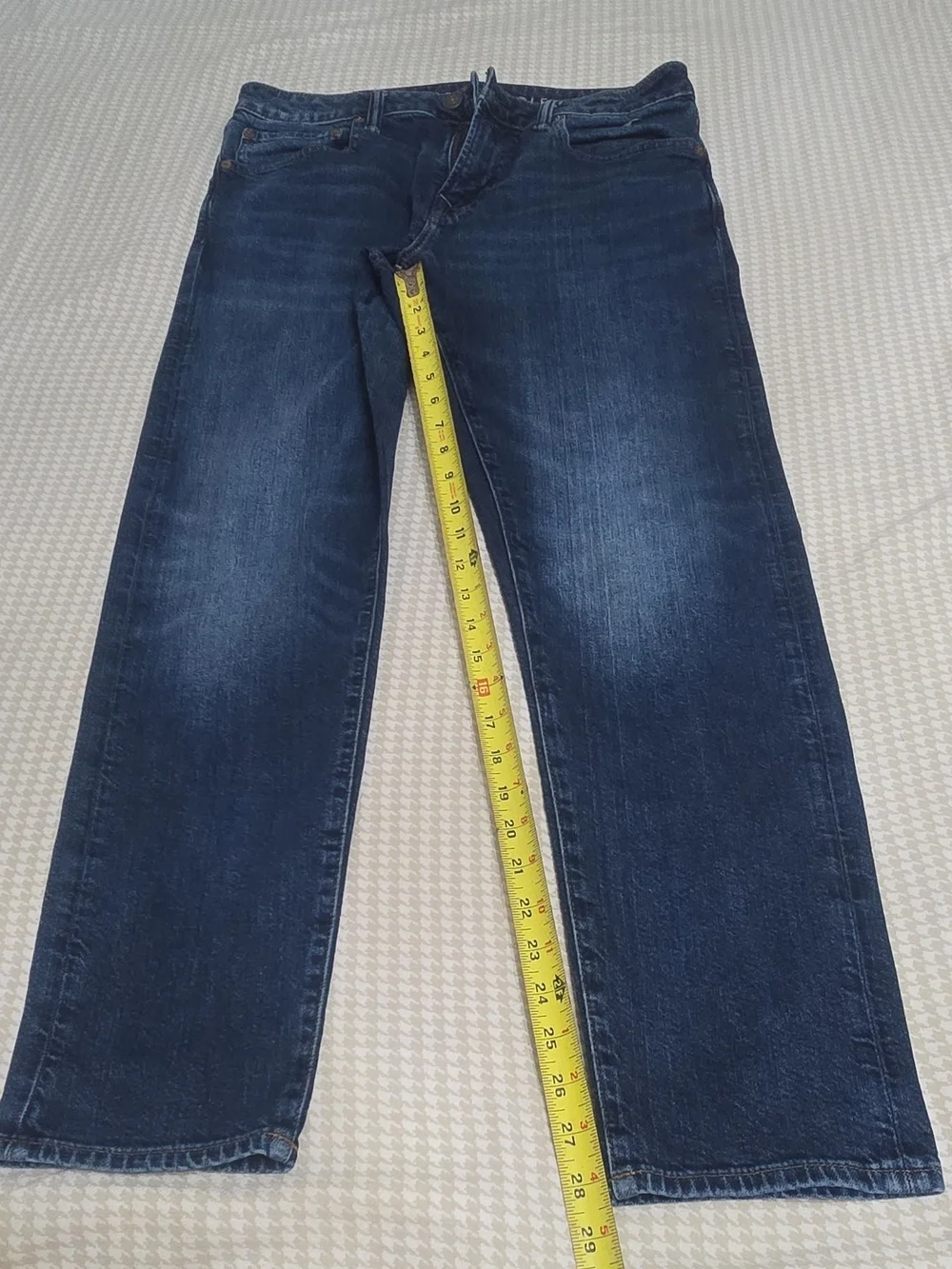 American Eagle Outfitters Men’s Straight Jeans in Dark Blue Wash